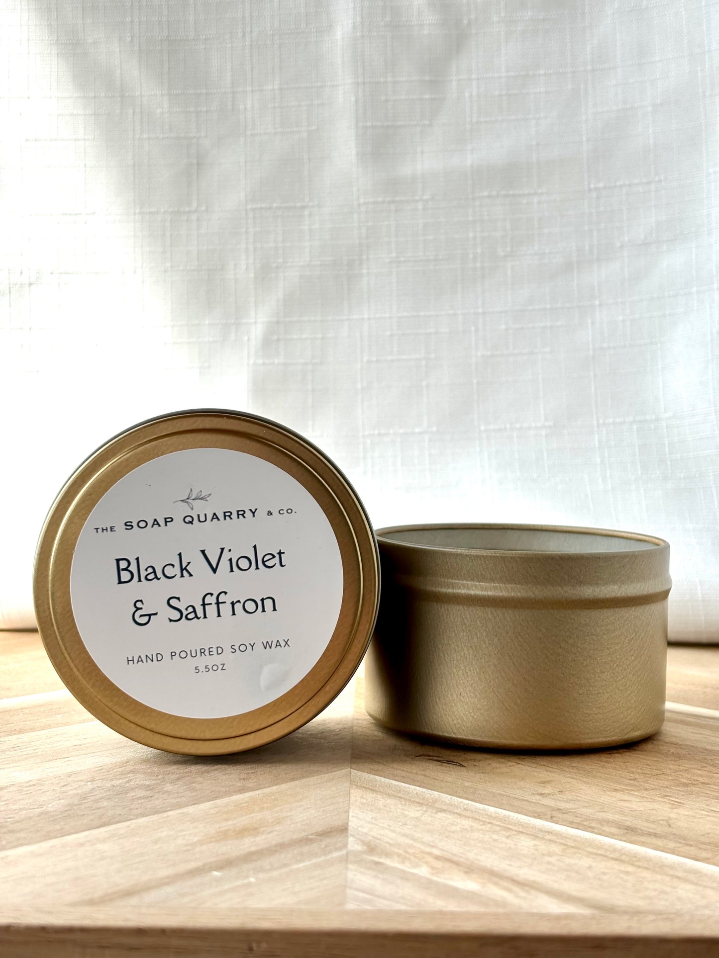 Black Violet & Saffron Candle
